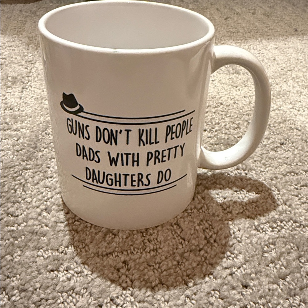🎁Free with any purchase !  White cup